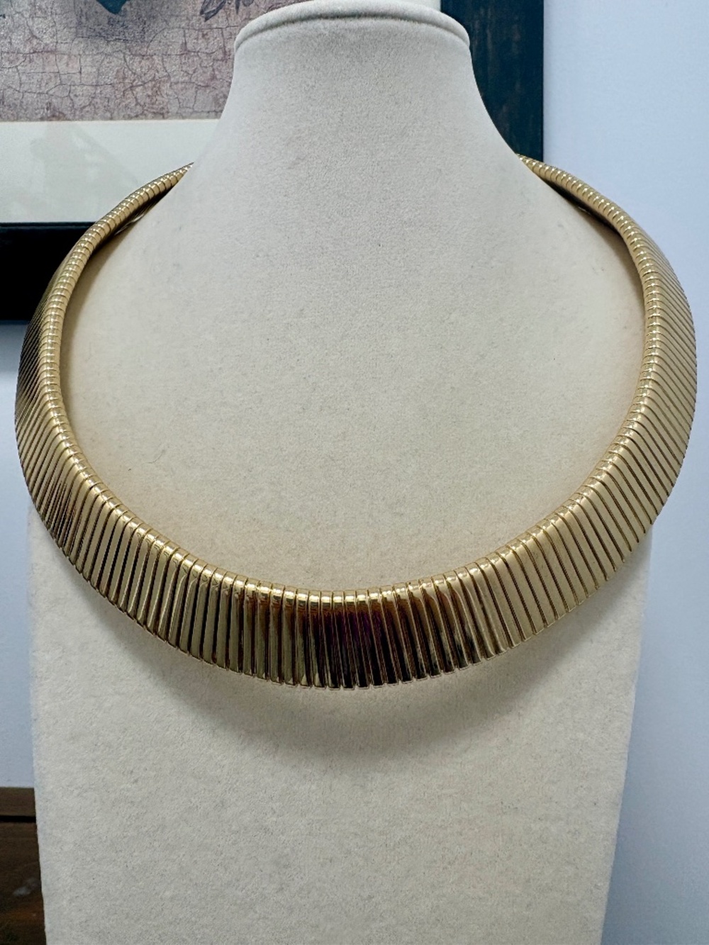 Chunky Bold Gold Tone Omega Collar Necklace 20"